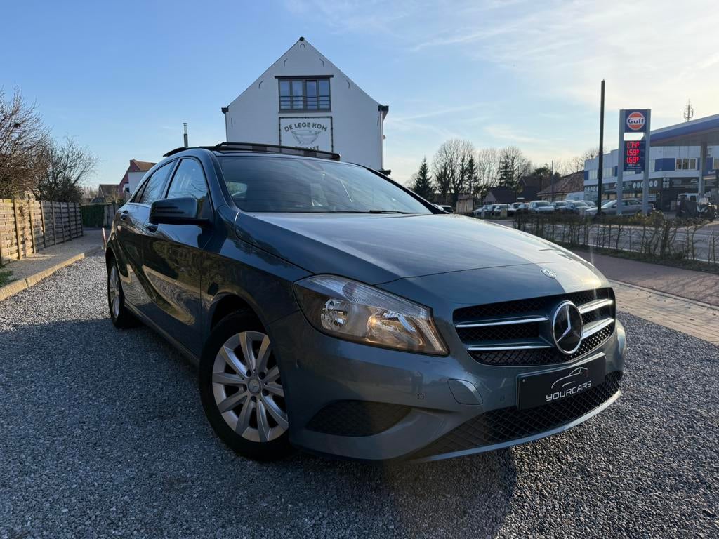 Mercedes-Benz A 180 d * GPS * CAMERA * PANO * EURO 5, Auto's, Mercedes-Benz, Euro 5, 4 cilinders, Leder en Stof, Bedrijf