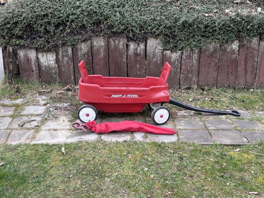 chariot enfant Radio Flyer avec parasol, Enlèvement, Utilisé, Véhicule à pousser