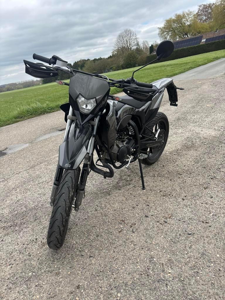 Sherco 50cc, Fietsen en Brommers, Ophalen, Zo goed als nieuw