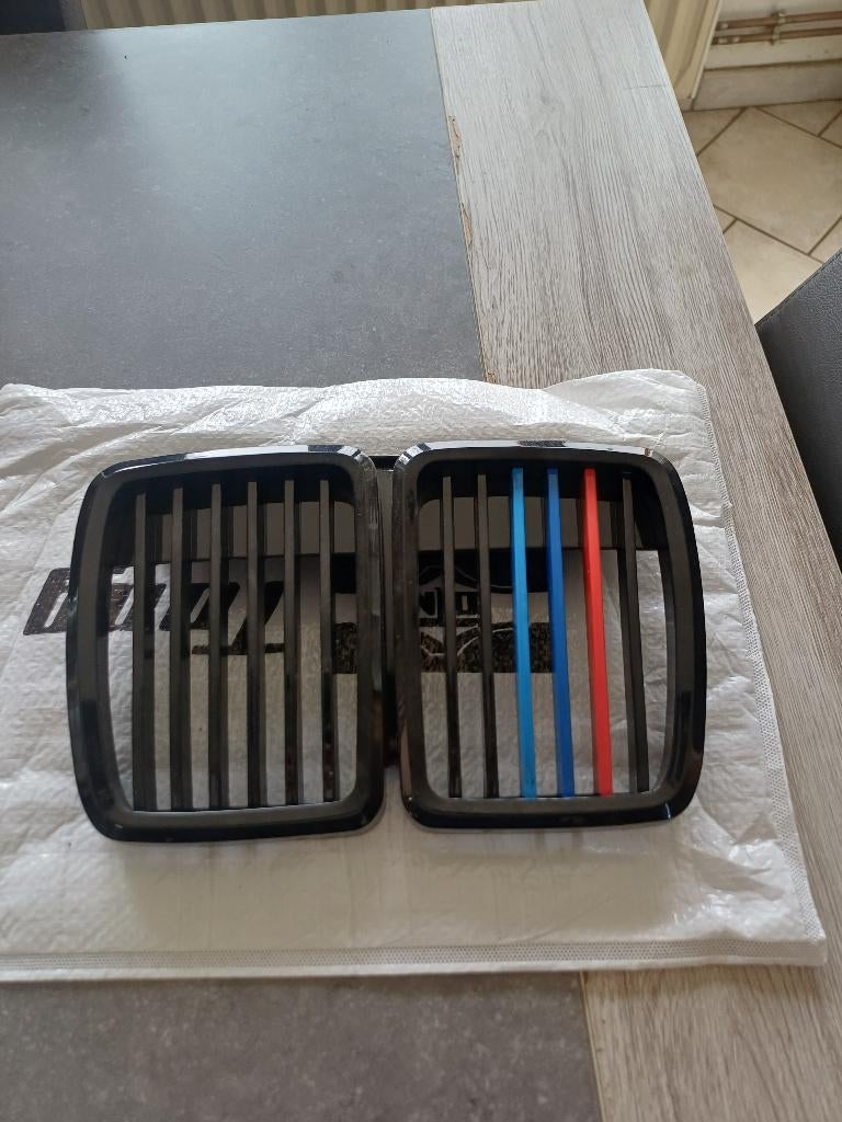 Calandre bmw e30, Autos : Pièces & Accessoires, Enlèvement, Neuf, BMW