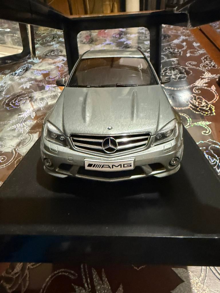 Mercedes Benz c 63Amg neuf edtion collector, Hobby & Loisirs créatifs, Voitures miniatures | 1:18, Enlèvement ou Envoi, Neuf, Autoart