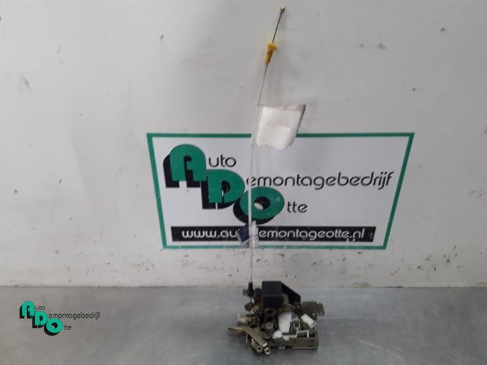 Serrure portière mécanique 2portes droite d'un Mercedes Sp, 3 mois de garantie, Utilisé, -, -