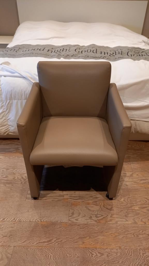 Lederen zetel, Enlèvement