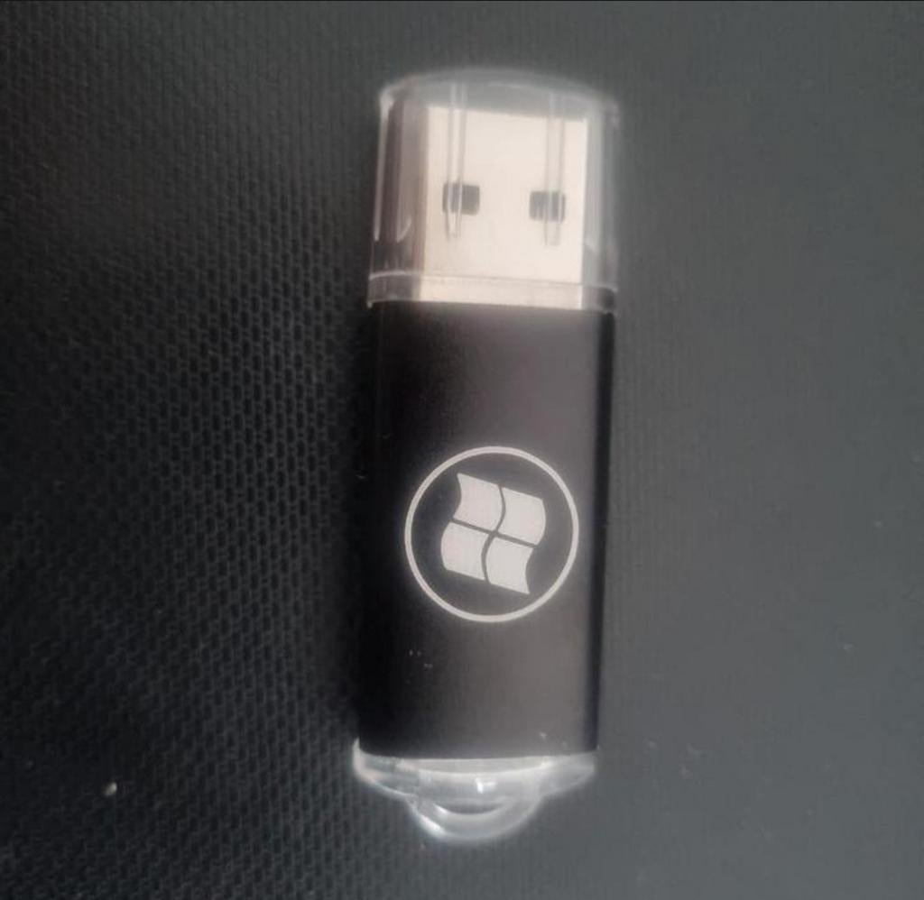 Windows 10 Pro USB, Computers en Software, Besturingssoftware, Ophalen