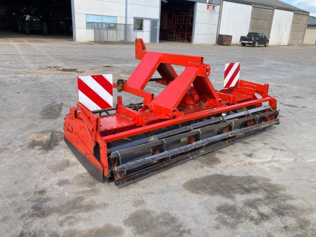 frontrotoregge 3 m KUHN, Zakelijke goederen, Landbouw | Aardappelen, Groenten, Fruit en Vlees, Ophalen