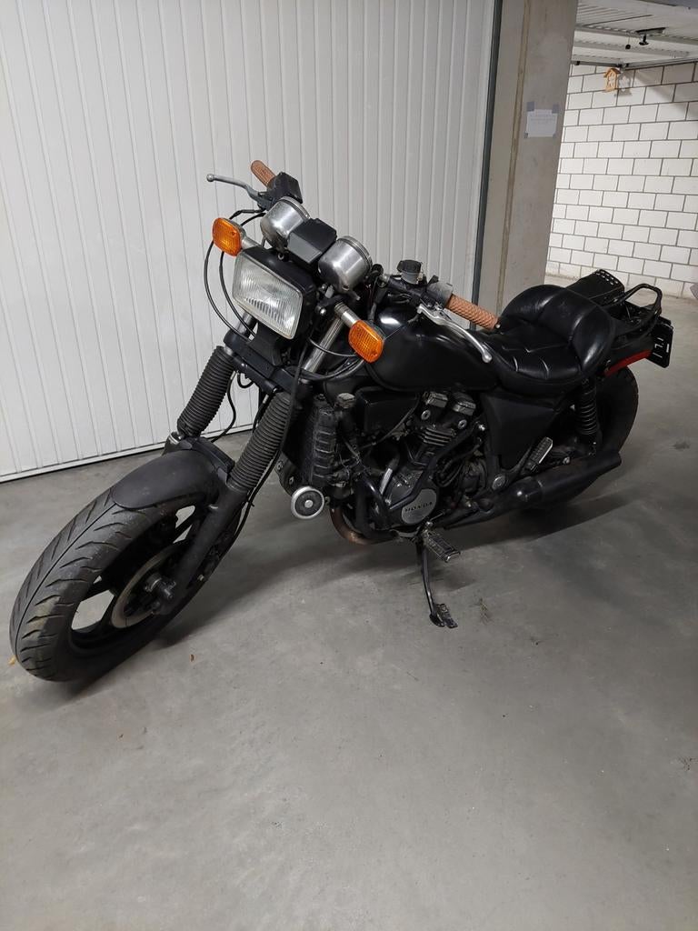 Honda Magna 750c / ideaal voor bobber, Motoren, Particulier