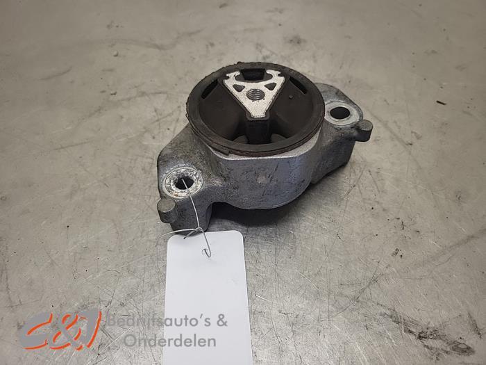 Support boîte de vitesse d'un Opel Vivaro, Autos : Pièces & Accessoires, Suspension & Châssis, Opel, Utilisé, 3 mois de garantie