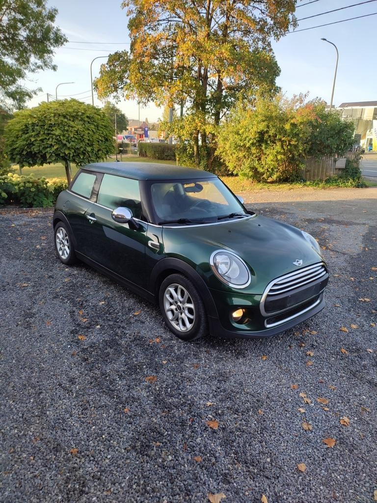 Mini 1.2 essence 2014 Sièges sport.Airco, Auto's, Mini, Voorwielaandrijving, 4 cilinders, Leder en Stof, Bedrijf