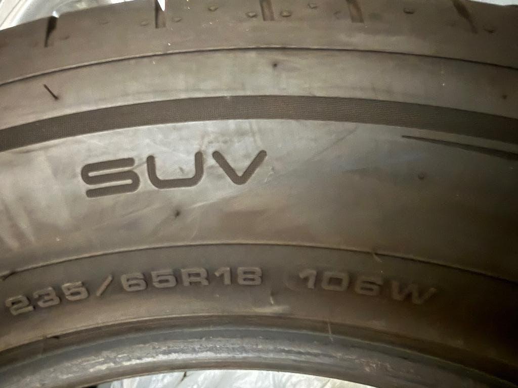 2 pneus été Dunlop 235/65/18 quasi neuf, Autos : Pièces & Accessoires, Pneus & Jantes, Pneus été, Enlèvement, 235 mm, Pneu(s)