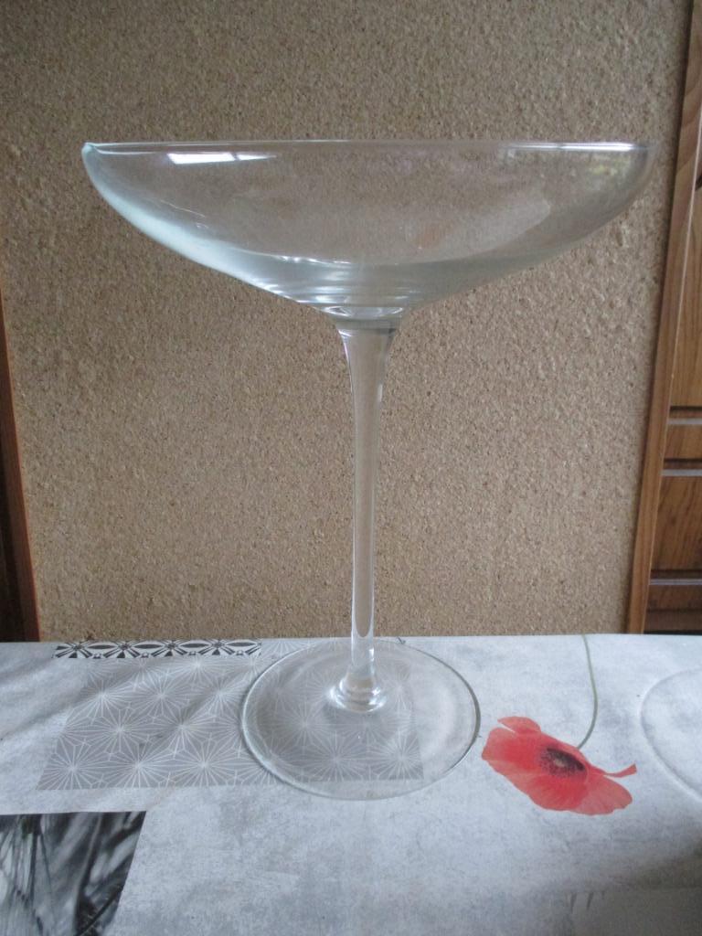 groot glas op voet, Neuf, Moins de 50 cm, Enlèvement ou Envoi, Autres couleurs