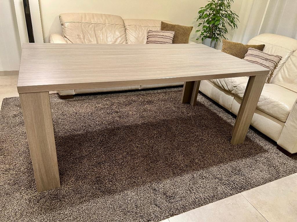 eetkamertafel in grijs / beige in zeer goede staat, Huis en Inrichting, Tafels | Eettafels, Zo goed als nieuw, 50 tot 100 cm, 150 tot 200 cm