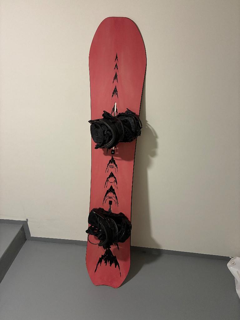 Burton Deep Thinker 157 + flow bindingen, Sport en Fitness, Snowboarden, Gebruikt, Board, Ophalen