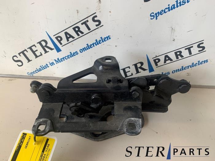 Charnière capot d'un Mercedes SL, Enlèvement ou Envoi, 3 mois de garantie, Utilisé, Mercedes-Benz