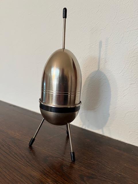 Space Age metalen sigaretten dispenser Atomic Spoetnik decor, Verzamelen, Retro, Ophalen