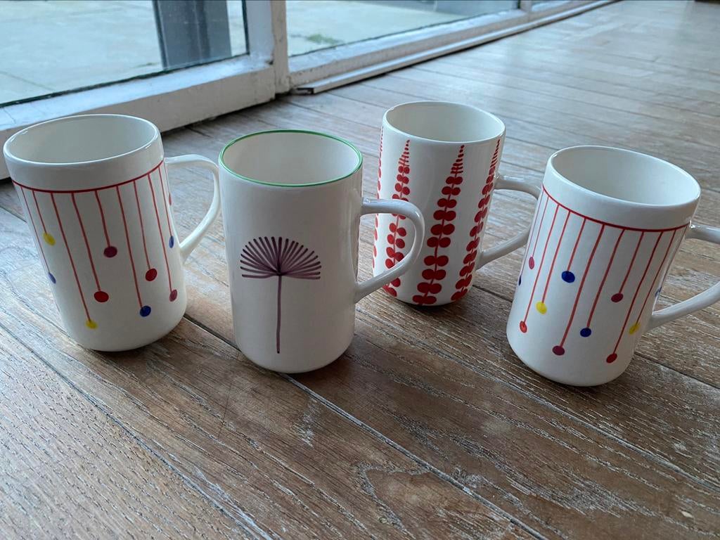 4 sacs/mugs, Enlèvement ou Envoi, Comme neuf, Porcelaine, Tasse(s) et/ou soucoupe(s)
