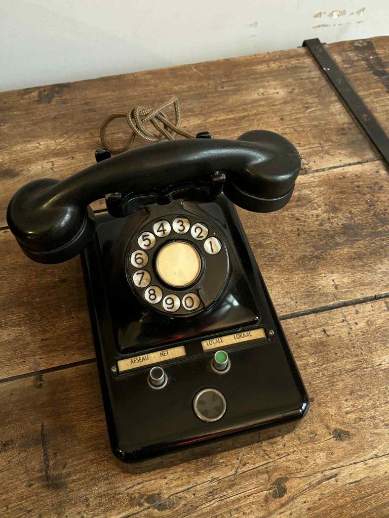 Ancien téléphone en bakélite et métal, modèle spécial, Antiquités & Art, Curiosités & Brocante, Enlèvement