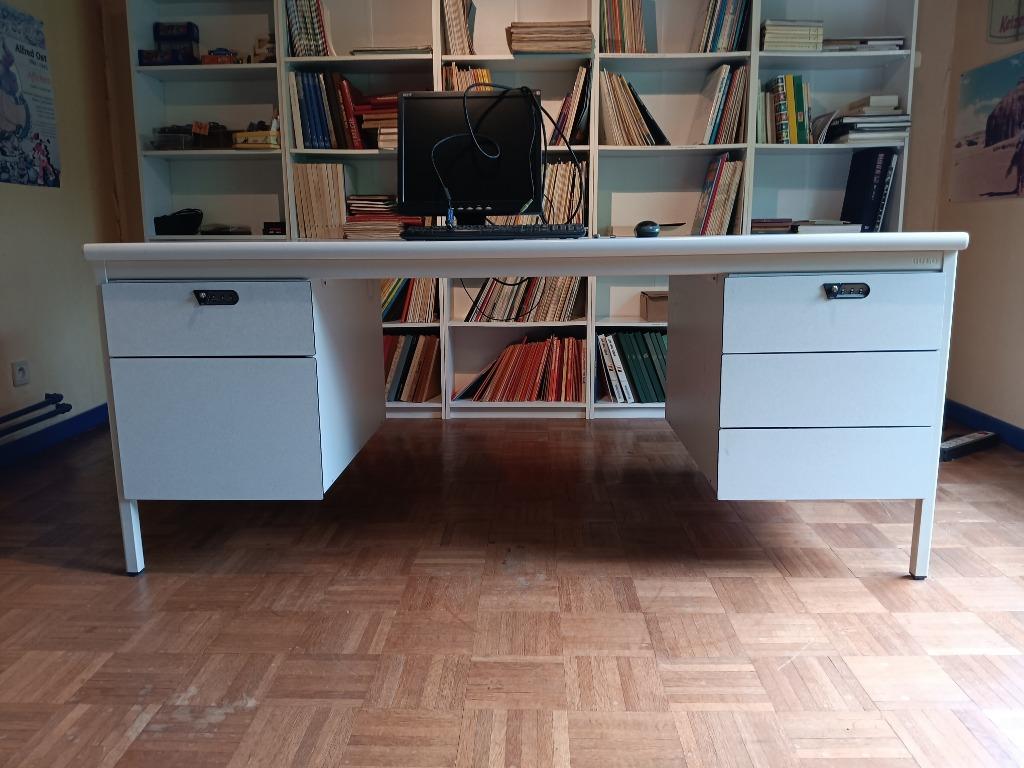 Bureau blanc, Enlèvement, Comme neuf