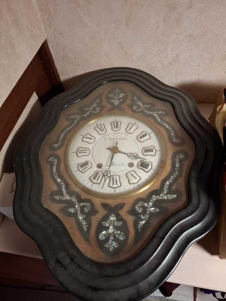 Antieke klok 19e eeuw met luxueuse parelmoer inleg, Ophalen