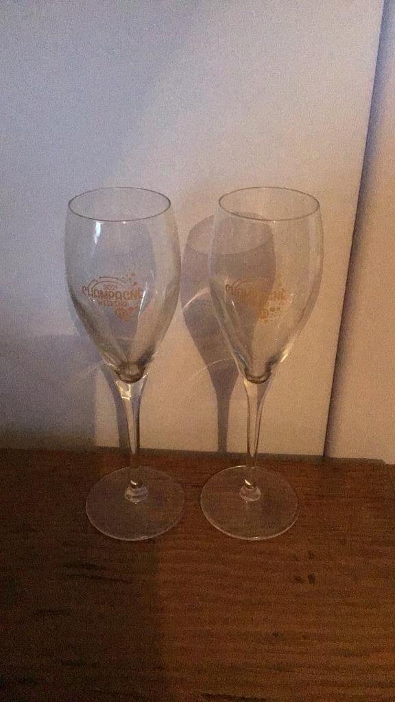 Champagneglazen middelkerke, Ophalen, Zo goed als nieuw