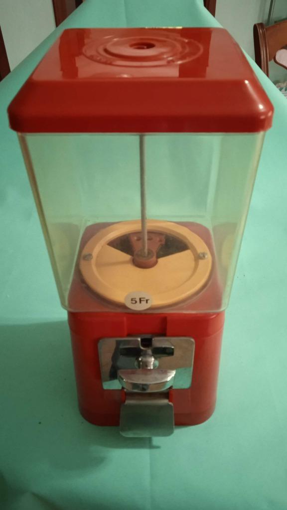 Distributeur de chewing gum, Enlèvement