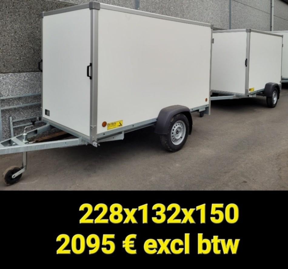 Gesloten aanhangwagens enkel of dubbel as, Ophalen