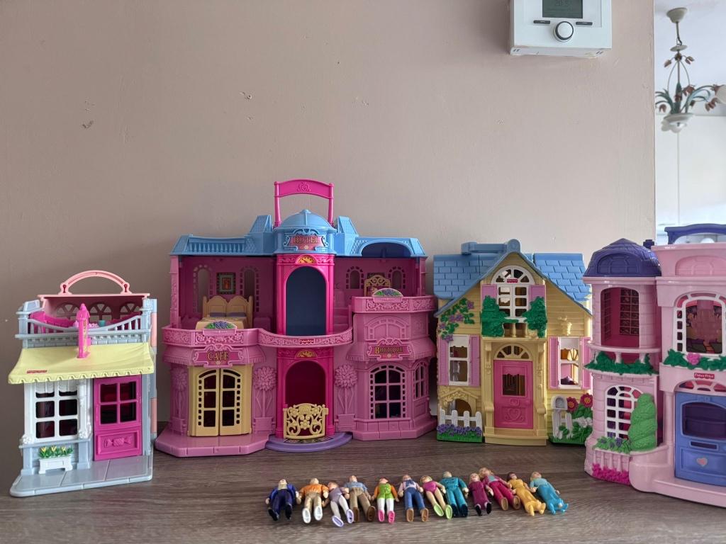 Fisher Price loving Family doll houses, Ophalen, Gebruikt
