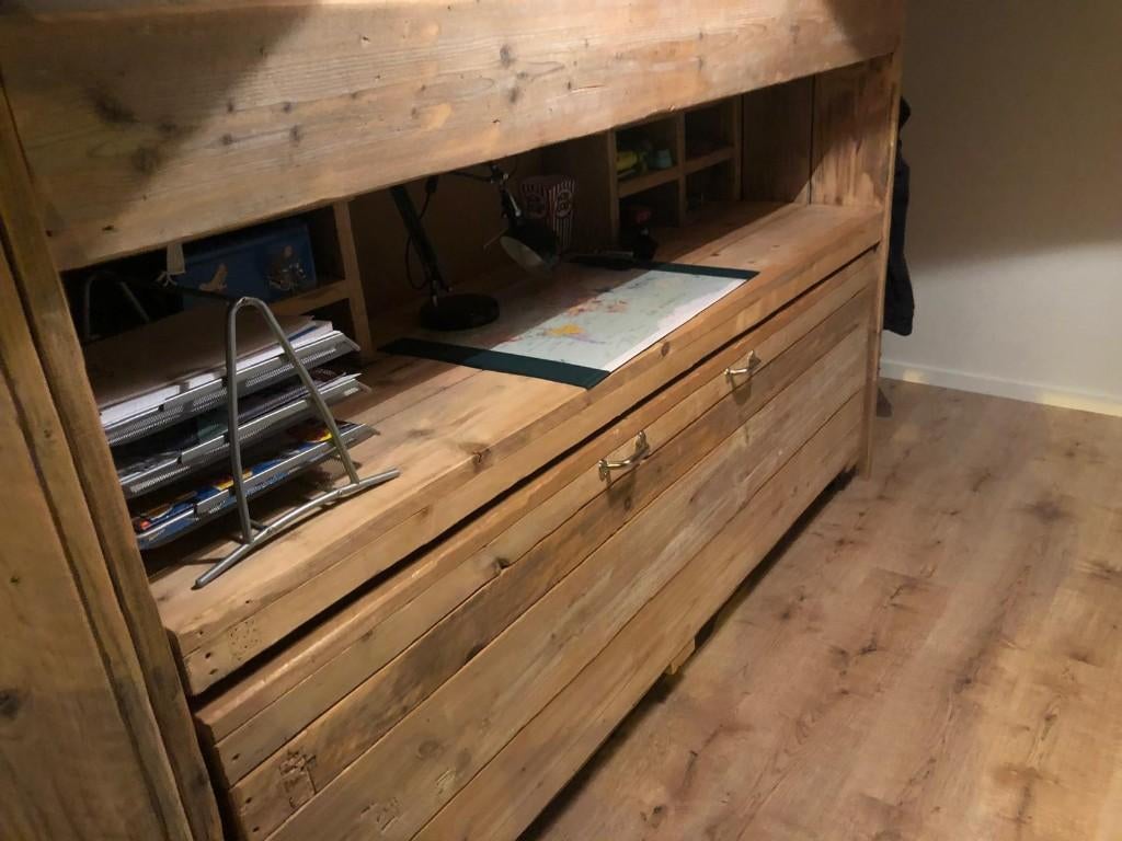 MOET WEG: Stapelbed met uitschuifbaar bureau + opbergkist, Huis en Inrichting, Ophalen, Eenpersoons, Steigerhout, Steigerhout