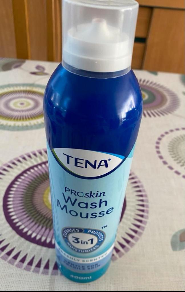 TENA ProSkin Wash Mousse  pour le coprs et visage, Bijoux, Sacs & Beauté, Enlèvement ou Envoi