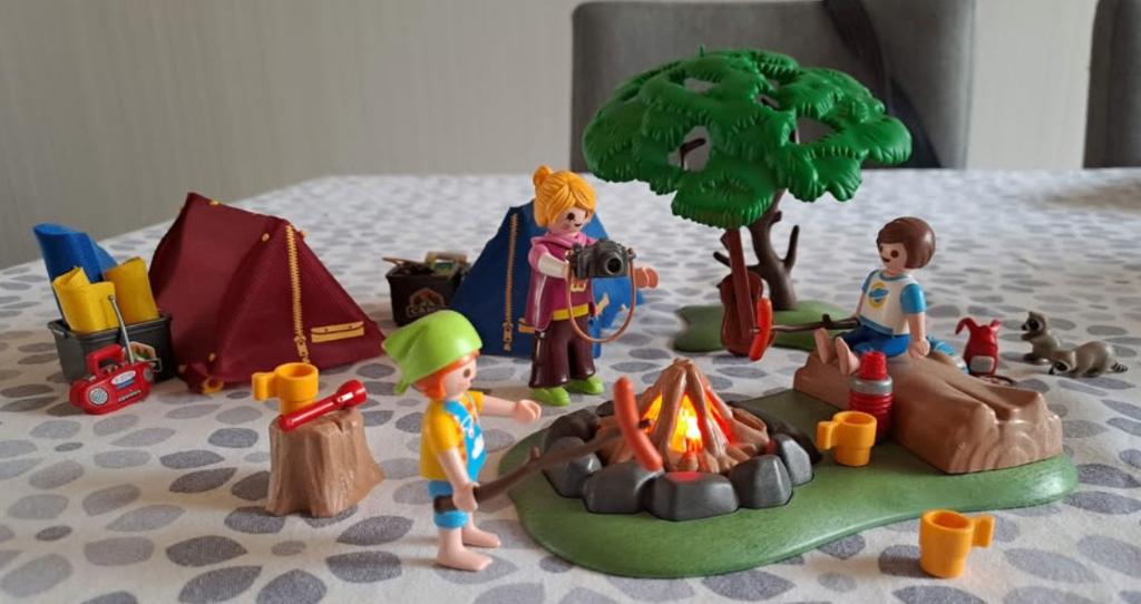 Playmobil 6888 - tentenkamp met kampvuur, Ophalen of Verzenden, Gebruikt, Complete set