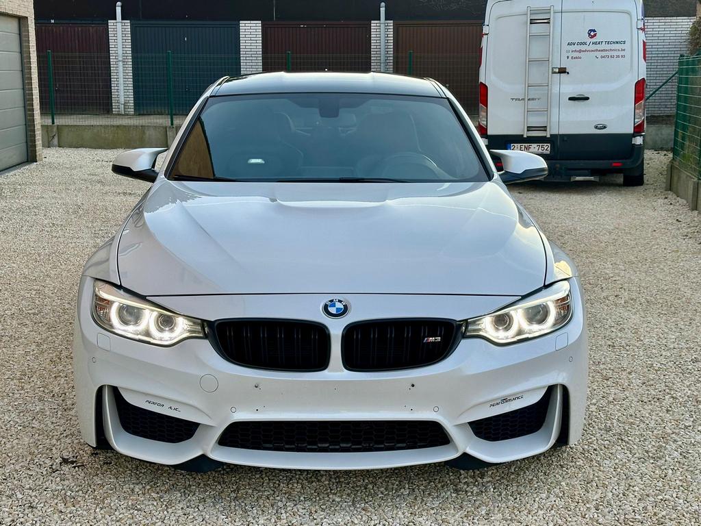 BMW M3 F80 2016 PARELMOER WIT 431PK, Auto's, Wit, Leder, Berline, 5 deurs