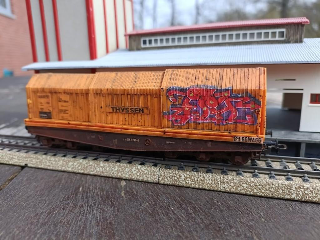 wagon Ho liliput tagué et patiné, Hobby & Loisirs créatifs, Trains miniatures | HO, Enlèvement ou Envoi, Wagon, Utilisé, Courant continu ou Courant alternatif