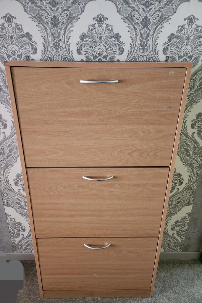 shoenenkast, moet snel weg, Enlèvement, Utilisé