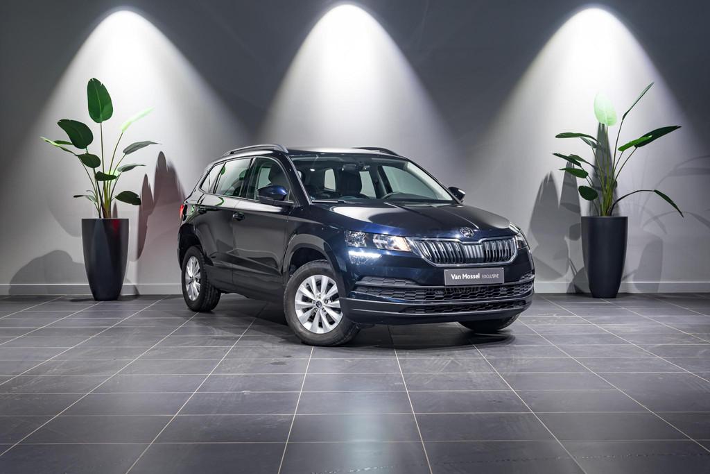 Skoda Karoq 1.5 TSI 110kW DSG7 Clever CARPLAY | CAMERA | TRE, Auto's, Stof, 4 cilinders, Zwart, Karoq