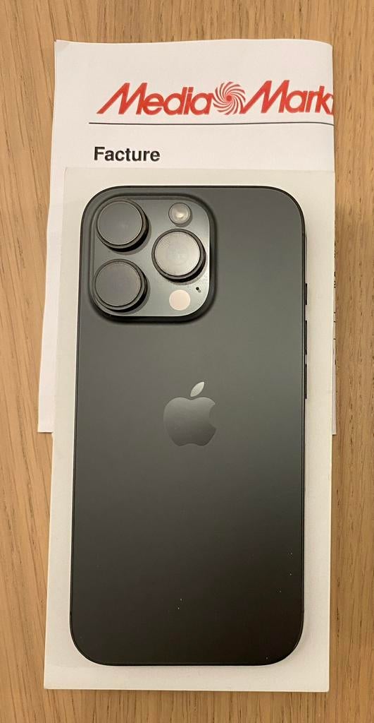 Vends ou échange iPhone 16 pro black, Noir, Comme neuf, Enlèvement, Apple