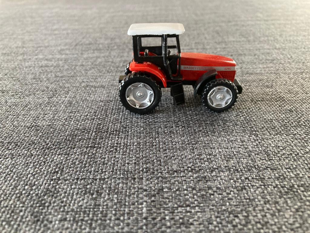 Siku Massey Ferguson tractor, schaal 1:87 (miniatuur), Ophalen of Verzenden, Zo goed als nieuw
