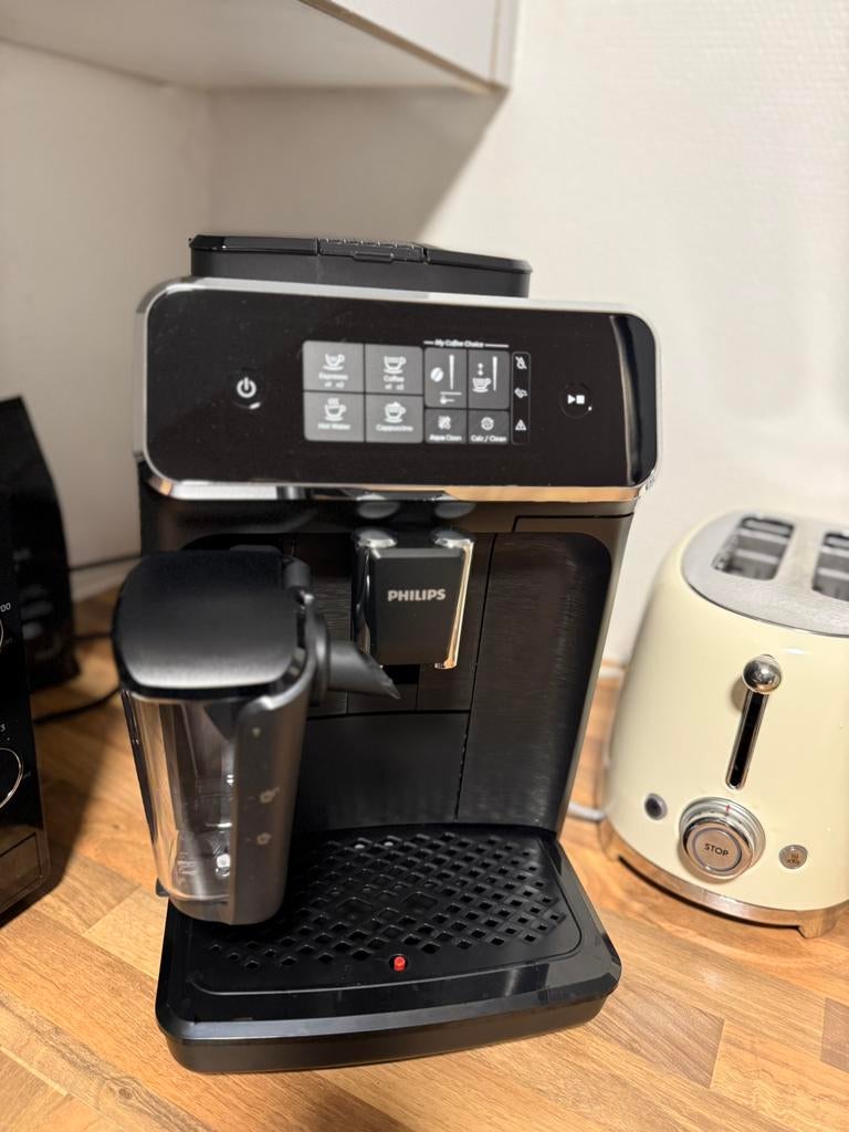 Machine à café LatteGo Philips série 2200, Electroménager, Cafetières, Neuf, Réservoir d'eau amovible, Café en grains, 10 tasses ou plus