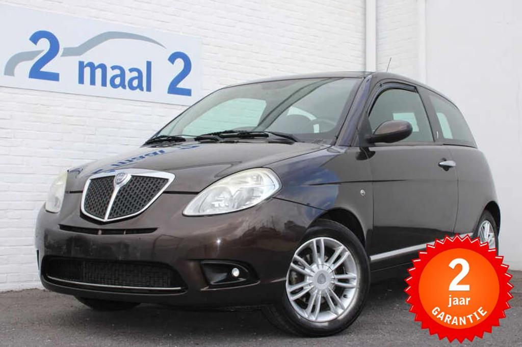 Lancia Ypsilon 1.4i Oro inclusief 2 JAAR garantie!, Autos, Lancia, 57 kW, Entreprise, Boîte manuelle, Brun