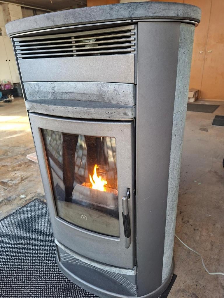 Pelletkachel edilKamin polaris 12 kw, Huis en Inrichting, Ophalen, Pelletkachel