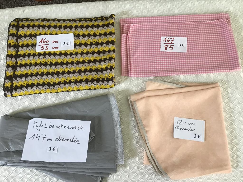 6 nappes pour seulement 3 euros chacune, Maison & Meubles, Nappes, Comme neuf, Enlèvement ou Envoi