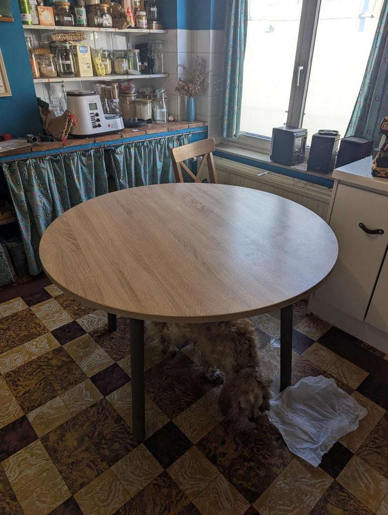 Table à manger ronde, 100 à 150 cm, Cinq personnes ou plus, Rond, Comme neuf