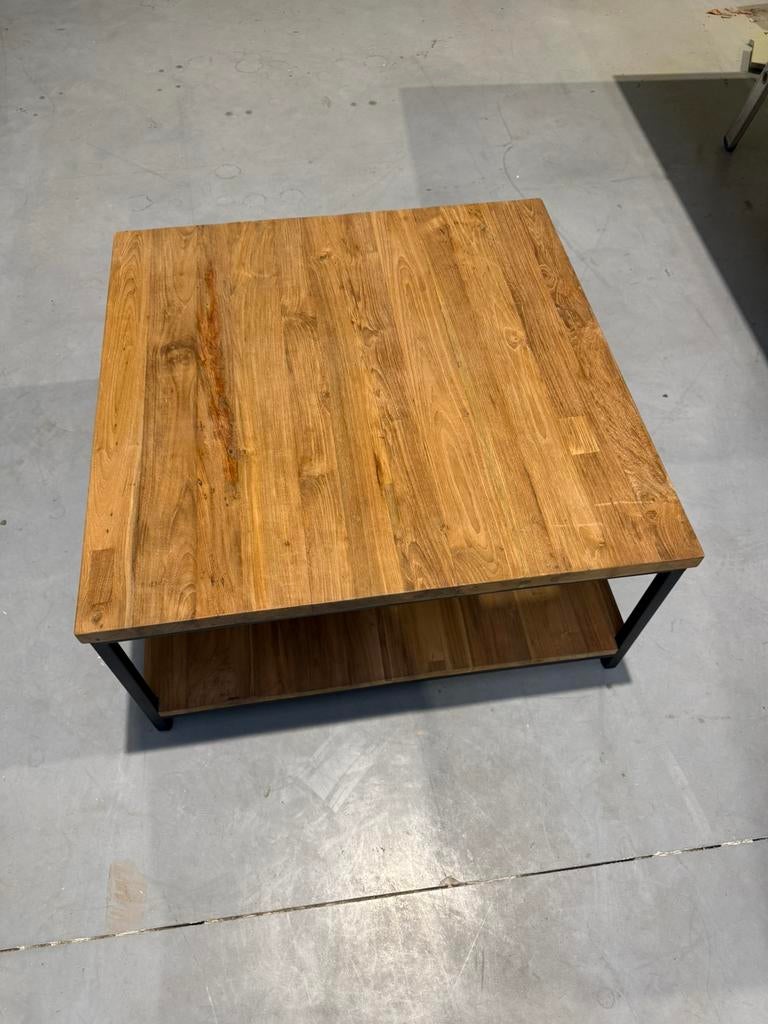 Salon tafel in teakhout, Ophalen, Zo goed als nieuw