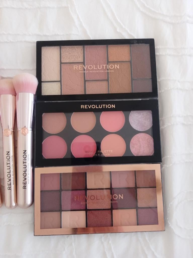 Make up en bodywarmer GRATIS!, Handtassen en Accessoires, Uiterlijk | Cosmetica en Make-up, Ophalen, Zwart