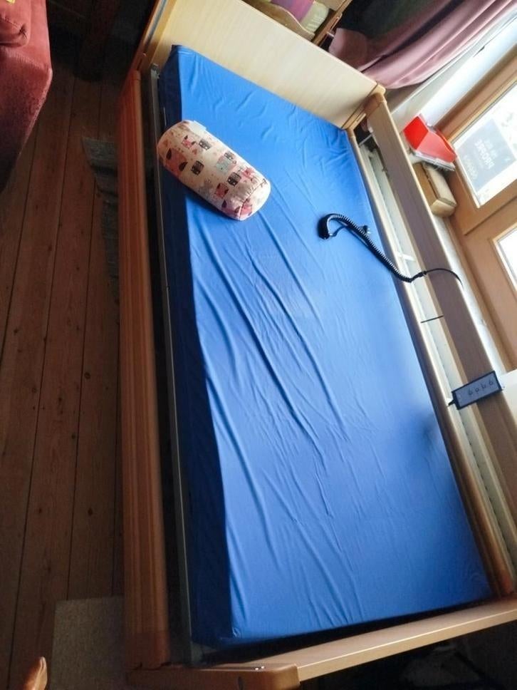 Lit médicalisé électrique, Divers, Matériel Infirmier, Enlèvement, Comme neuf