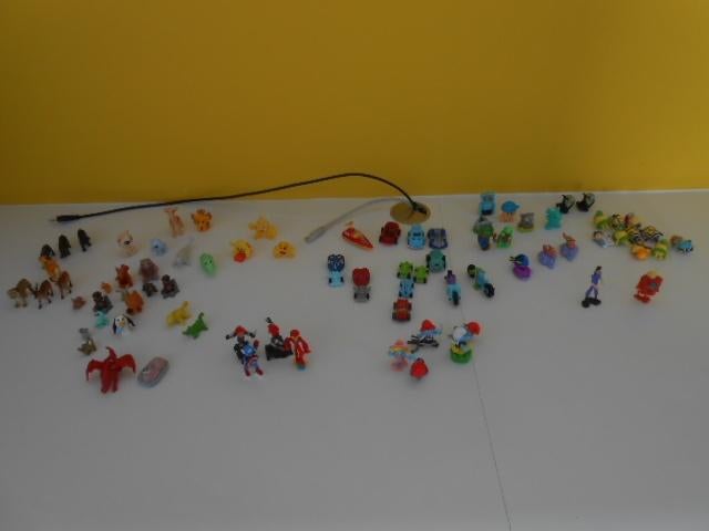 kindersurprise - verschillende figuurtjes samen 2,5 euro, Verzamelen, Poppetjes en Figuurtjes, Gebruikt, Ophalen of Verzenden