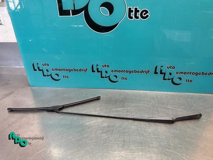 Bras essuie-glace avant d'un Renault Trafic (Trafic 01-), Renault, -, 3 mois de garantie, Utilisé