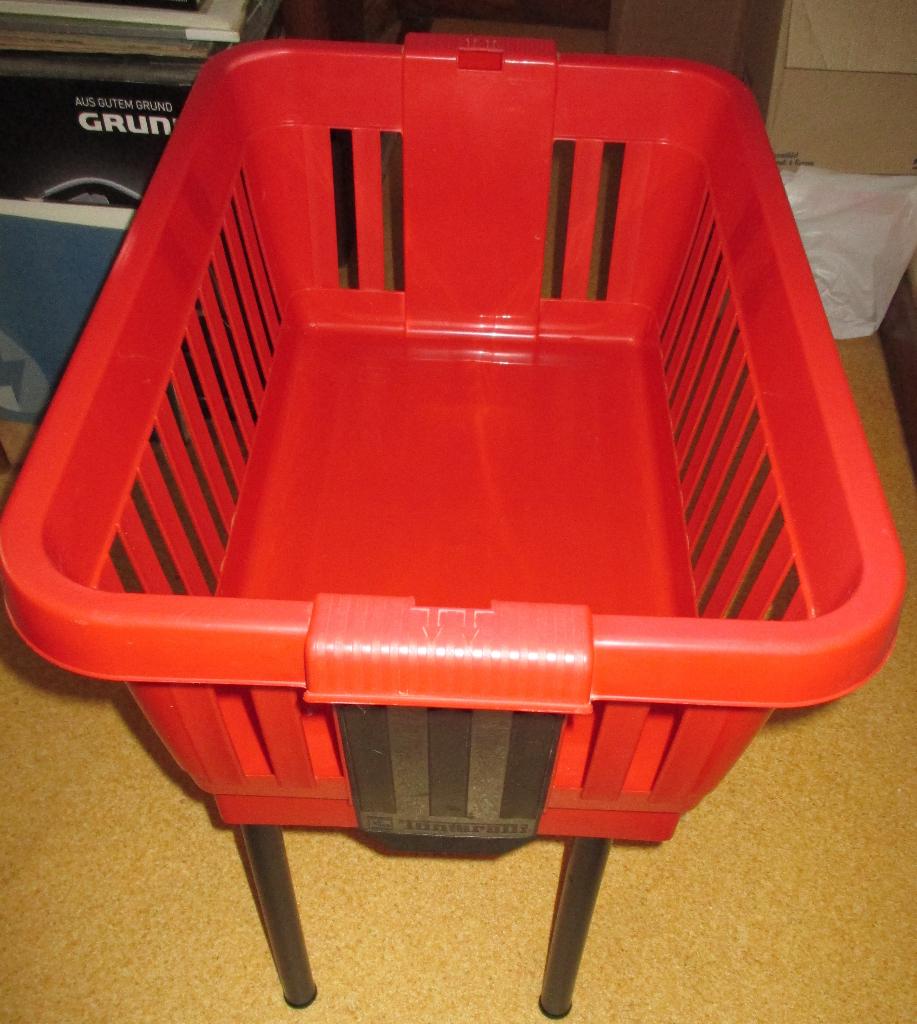 Wasmand Tontarelli , met uitklapbare poten , rugsparend, Maison & Meubles, Accessoires pour la Maison | Plataux & Paniers, Comme neuf