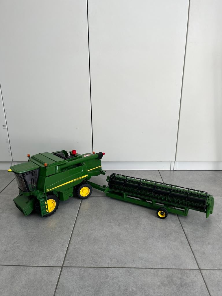 Bruder John Deere T670i Maaidorser + "Mais", Hobby & Loisirs créatifs, Voitures miniatures | 1:32, Utilisé, Tracteur et Agriculture