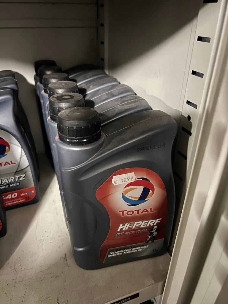 A vendre huile 2t, Enlèvement