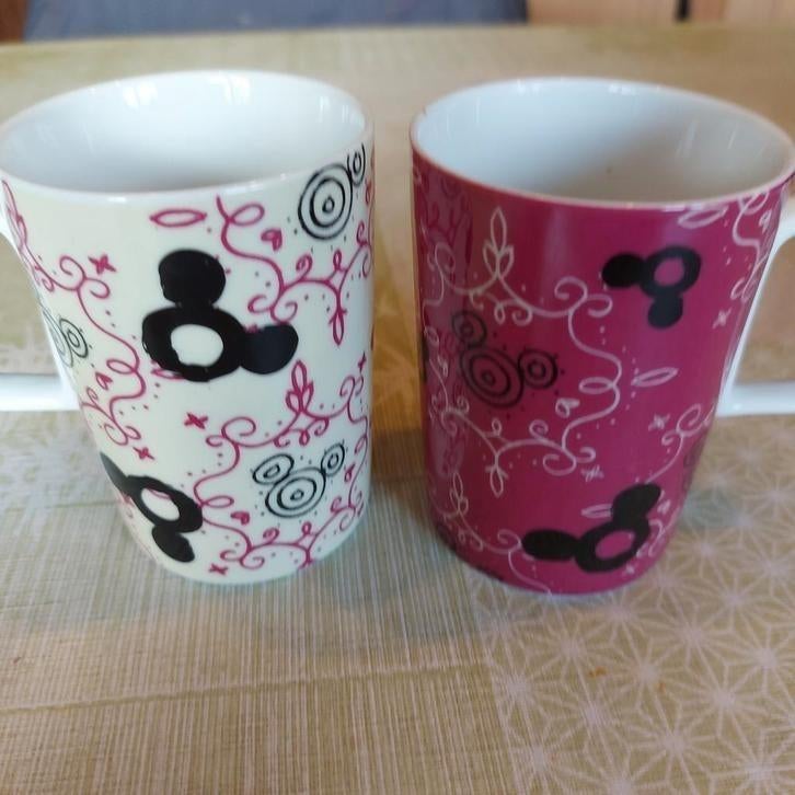 Twee tassen van Disney, Huis en Inrichting, Keuken | Servies, Ophalen of Verzenden