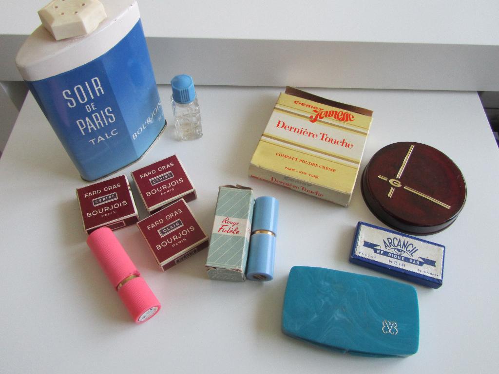 BOURJOIS Lot vintage divers neuf, Envoi